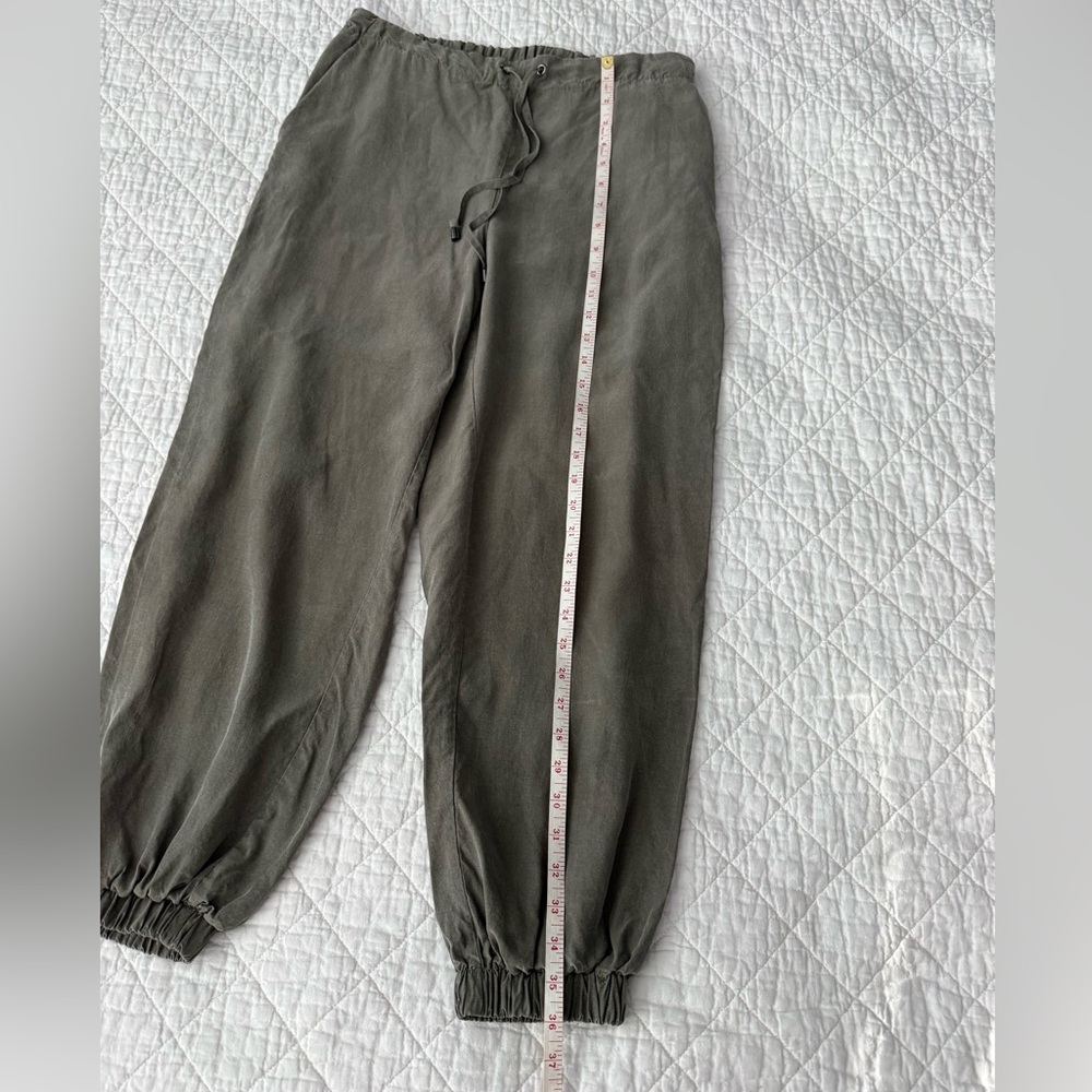 Zara Women's Olive Joggers - Picture 2 of 7